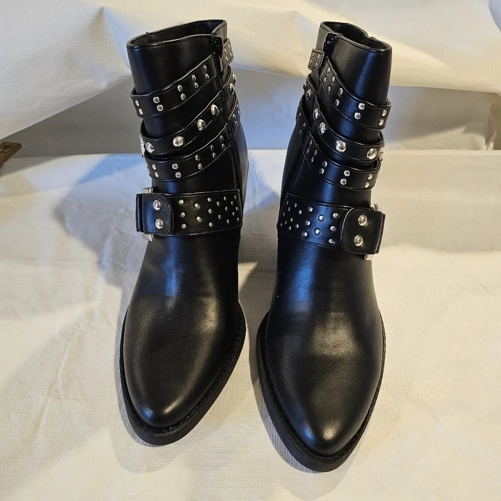 Madden GIRL Kalleb studded moto ankle boots sz 11 M